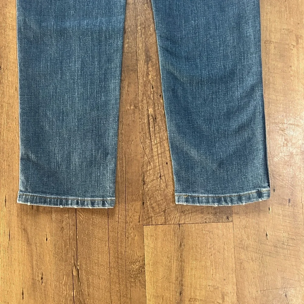 Wrangler High Rise Vintage Taper Jeans Size 2 Straight Leg Light Wash Denim - Picture 9 of 14